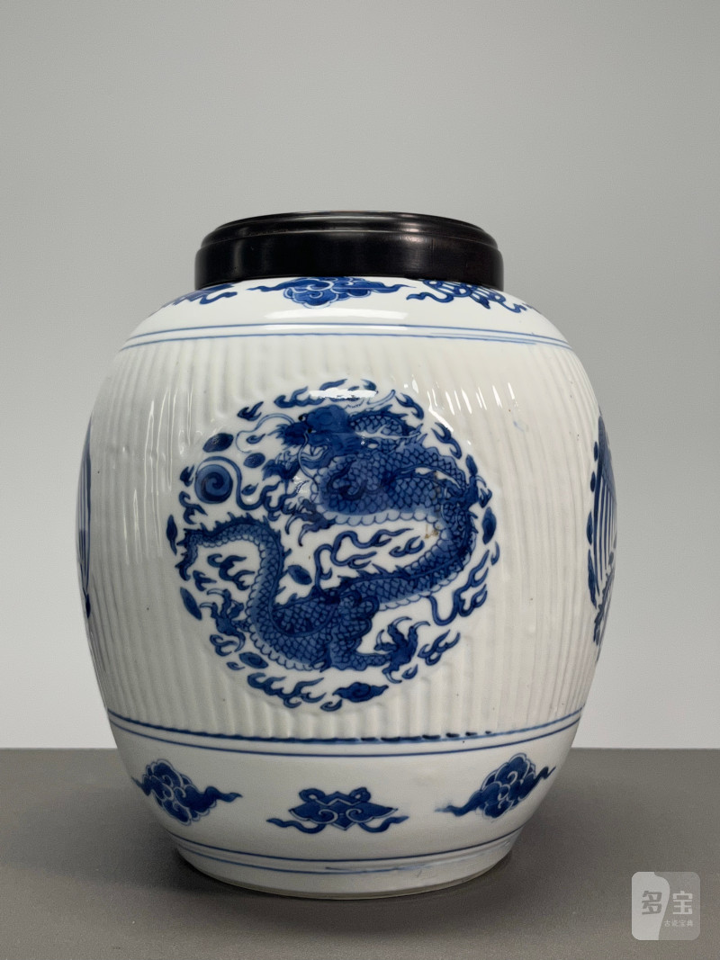 清康熙  青花龙凤纹瓜棱罐（带木盖） - 图5